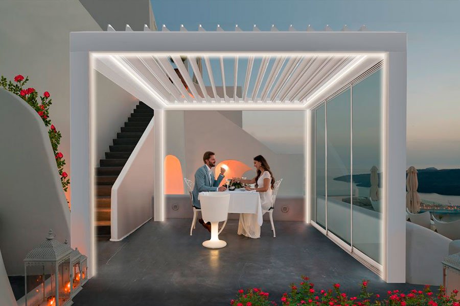 bioclimatica per villa con piscina